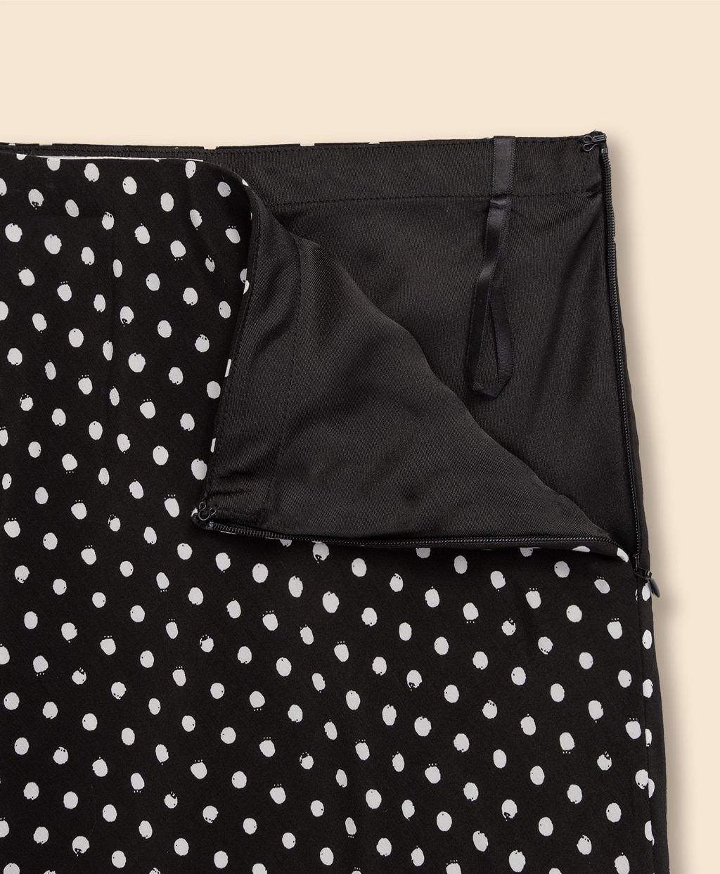 ビスコースクレープ　ドットプリント　Aライン　ミモレスカート3