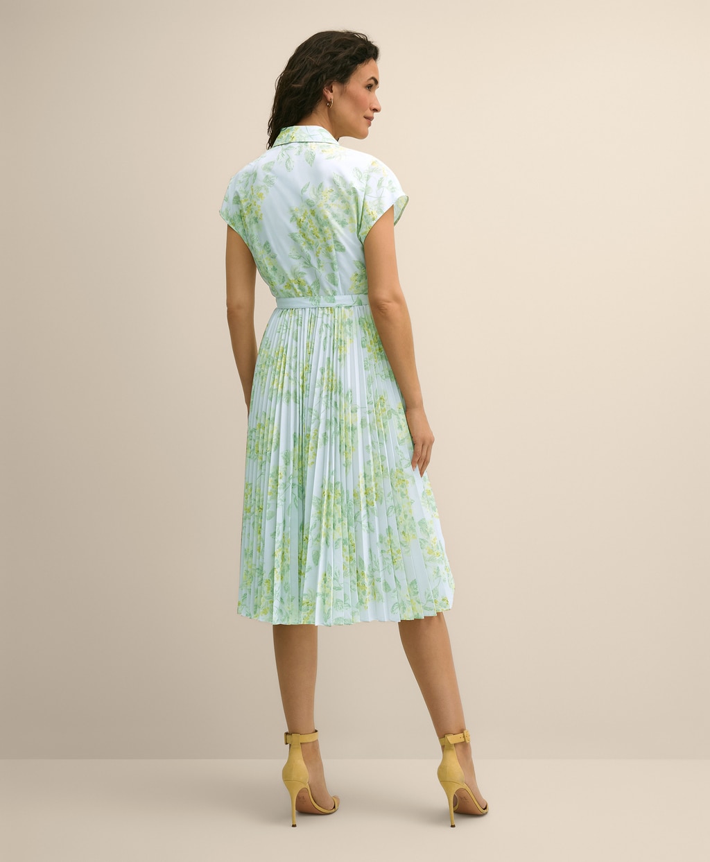 ポリエステル　フローラルプリント　プリーツ　シャツドレス4