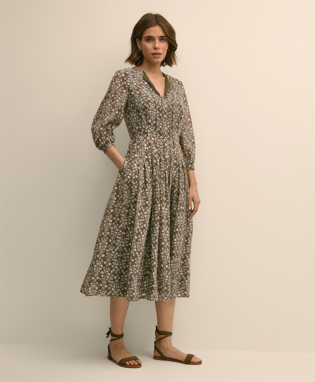 リヨセル／ナイロン　フローラルプリント　タイネック　ドレス1