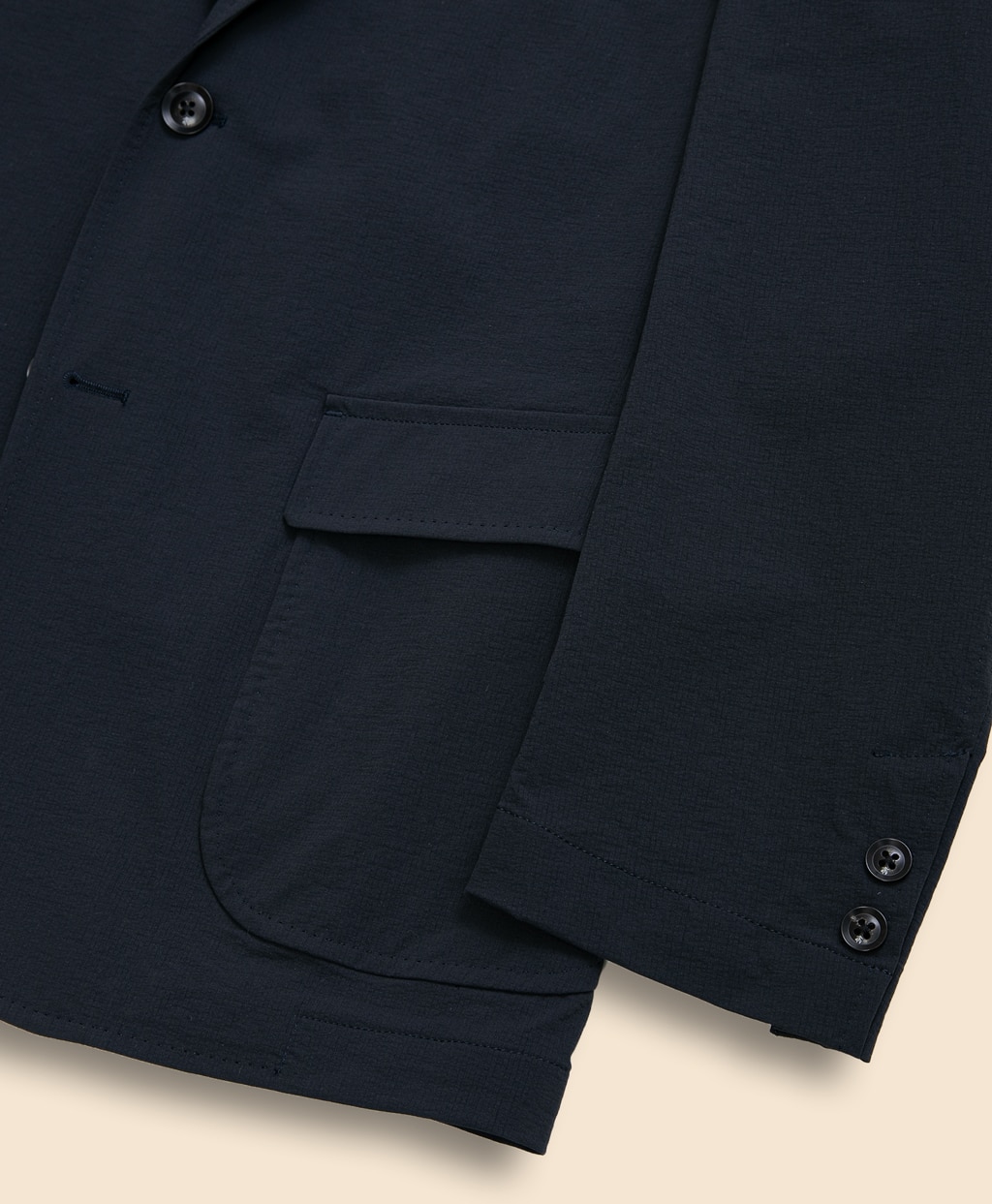 ナイロン／ポリウレタン　ウォッシャブル　段返り３釦サックジャケット　Classic3