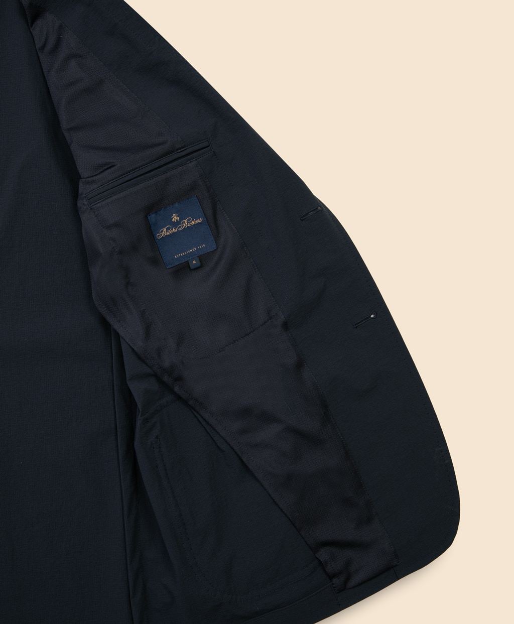 ナイロン／ポリウレタン　ウォッシャブル　段返り３釦サックジャケット　Classic6