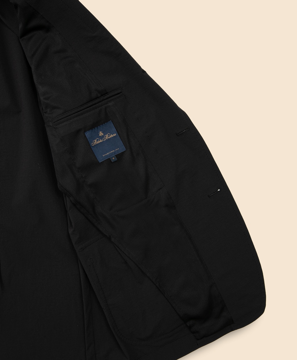 ナイロン／ポリウレタン　ウォッシャブル　段返り３釦サックジャケット　Classic6