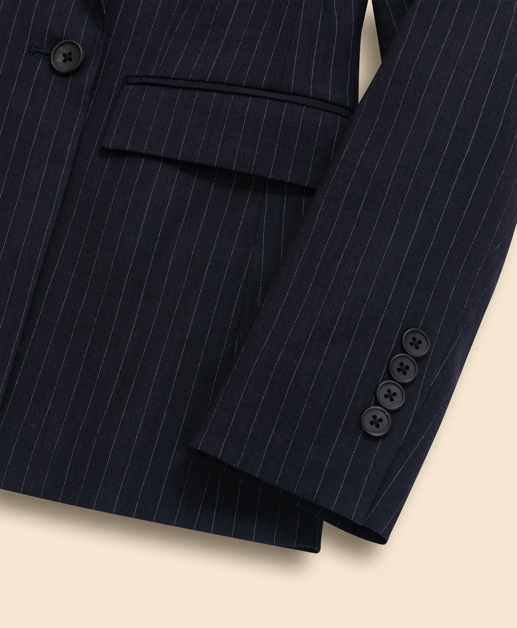 リネンブレンド　ピンストライプ　ダブル4ボタン　ピークトラペルジャケット3