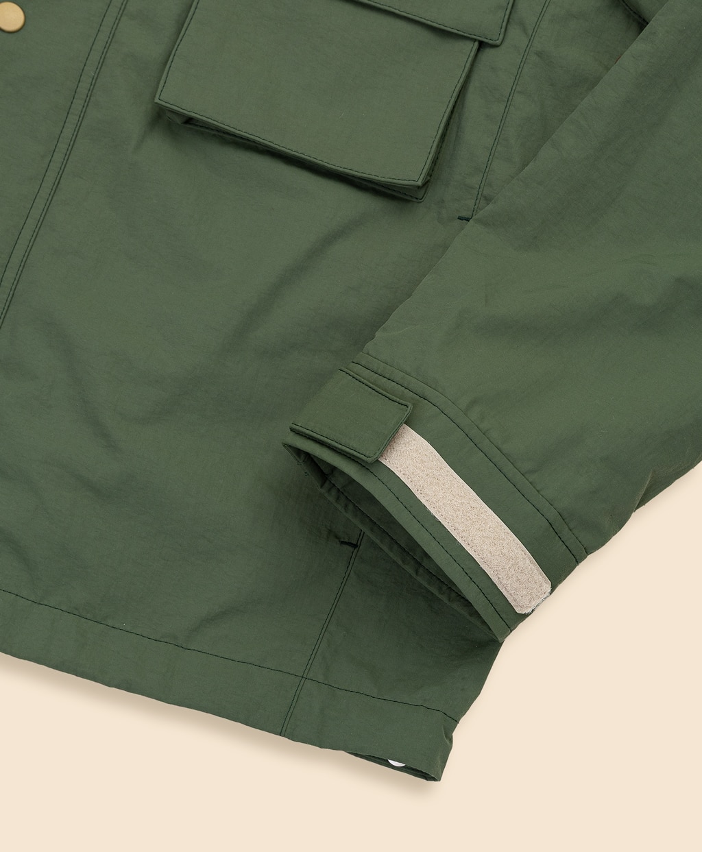 ナイロン　フーデッド　ウィンドブレーカー3